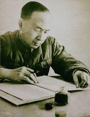 什么是民族自尊与自信？看看钱老！
       上世纪八十年，中美关系回暖至高峰