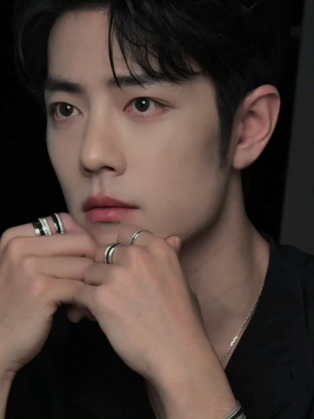 肖战好帅气的一组live图啊，被帅气攻击的一天