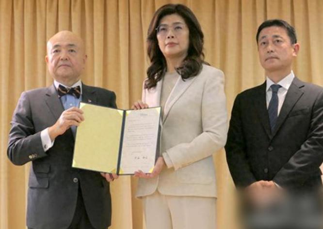 台湾国民党有关人士向日本捐款后不久，日本便成立新的国家情报机构，其运作模式让人联