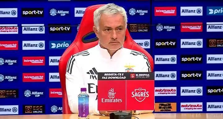 【曼联解雇阿莫林，穆里尼奥能有什么反应】十多年来最好的主教练应该是穆里尼奥，他本