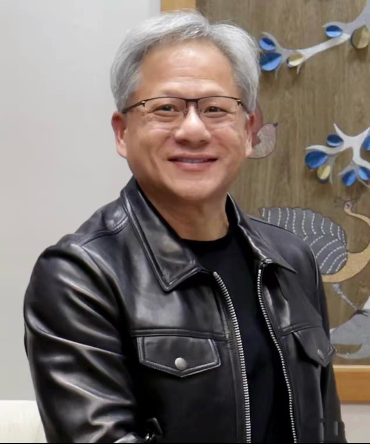 黄仁勋手握惊人财富，站在全球财富金字塔顶端，

可他的亲哥哥黄仁德，却选择在台北