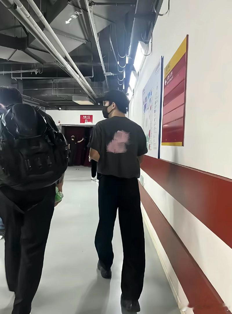 劈叉修完更像了[哆啦A梦害怕][哆啦A梦害怕][哆啦A梦害怕] ​​​