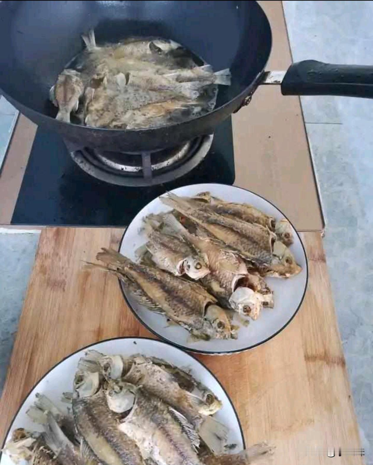 至今不理解为啥古代没粮食了，都不去河里抓鱼？