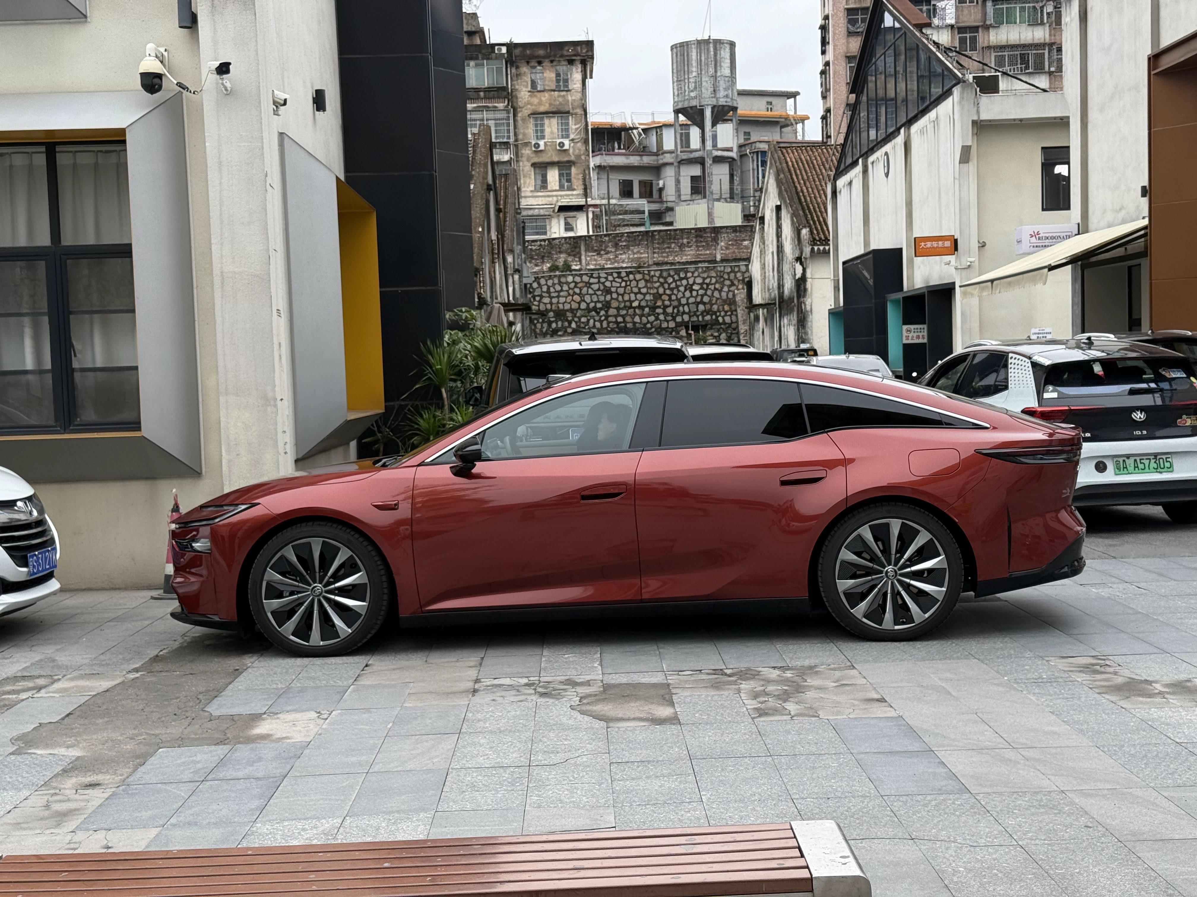 新的雷克萨斯ES看起来像卡罗拉，被铂智7的设计按在地上摩擦，日系车企，别挣扎了，