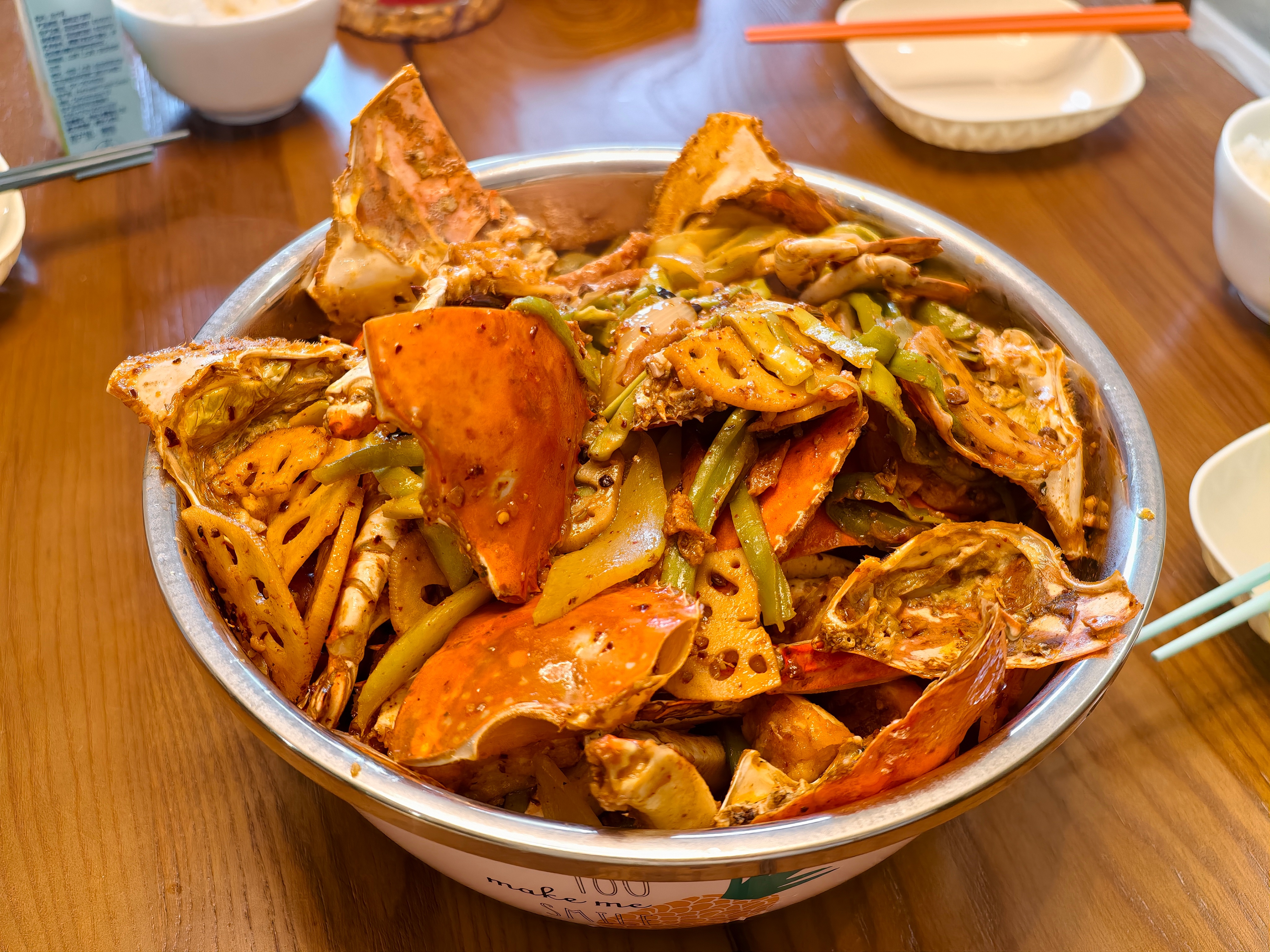 周末，就简简单单来一盆香辣蟹吧[哈哈]最近开海，公梭子蟹不错，北京这边大的一斤8