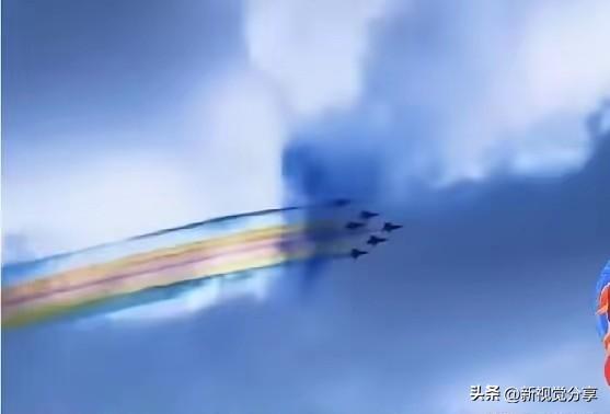 刷到一个视频顿时泪目:伊朗网友说，大半个世界都在战争，只有中国还在拿战斗机给他们