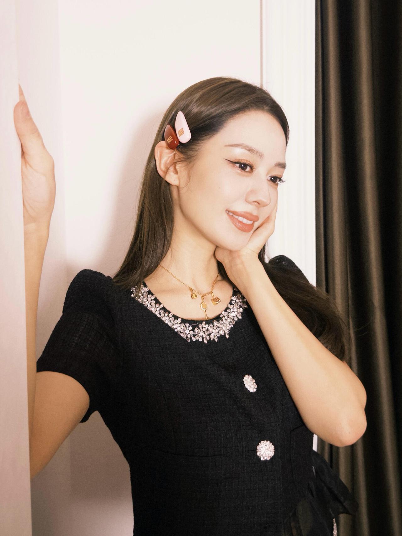 吉娜爱丽丝今日份ootd，真是美妙的极品人妻！