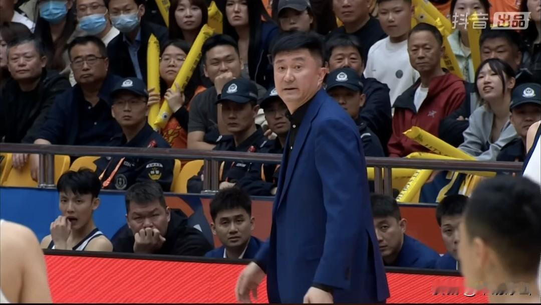 4月14日晚，CBA常规赛第39轮，将进行两场对决，收官之战的四支强队涿对厮杀，