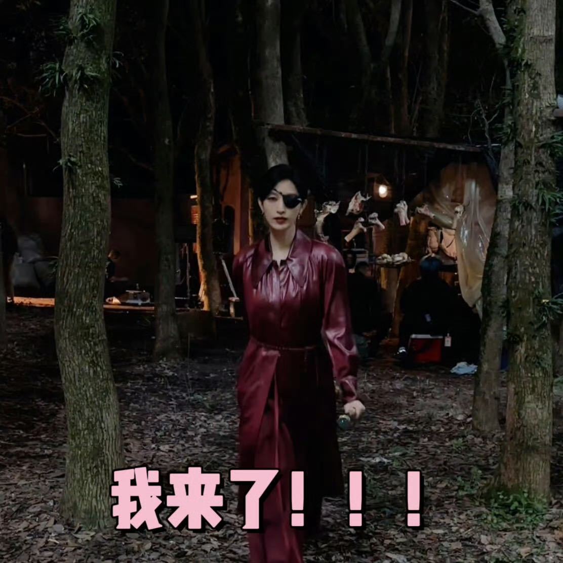 张俪一不小心夹起来了 张俪你是懂反差的！前一秒还是霸气拽姐，下一秒夹出软萌感，这