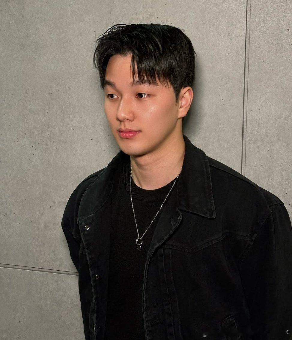 安宰贤的韩男标配版新发型💇🏻♂️ 