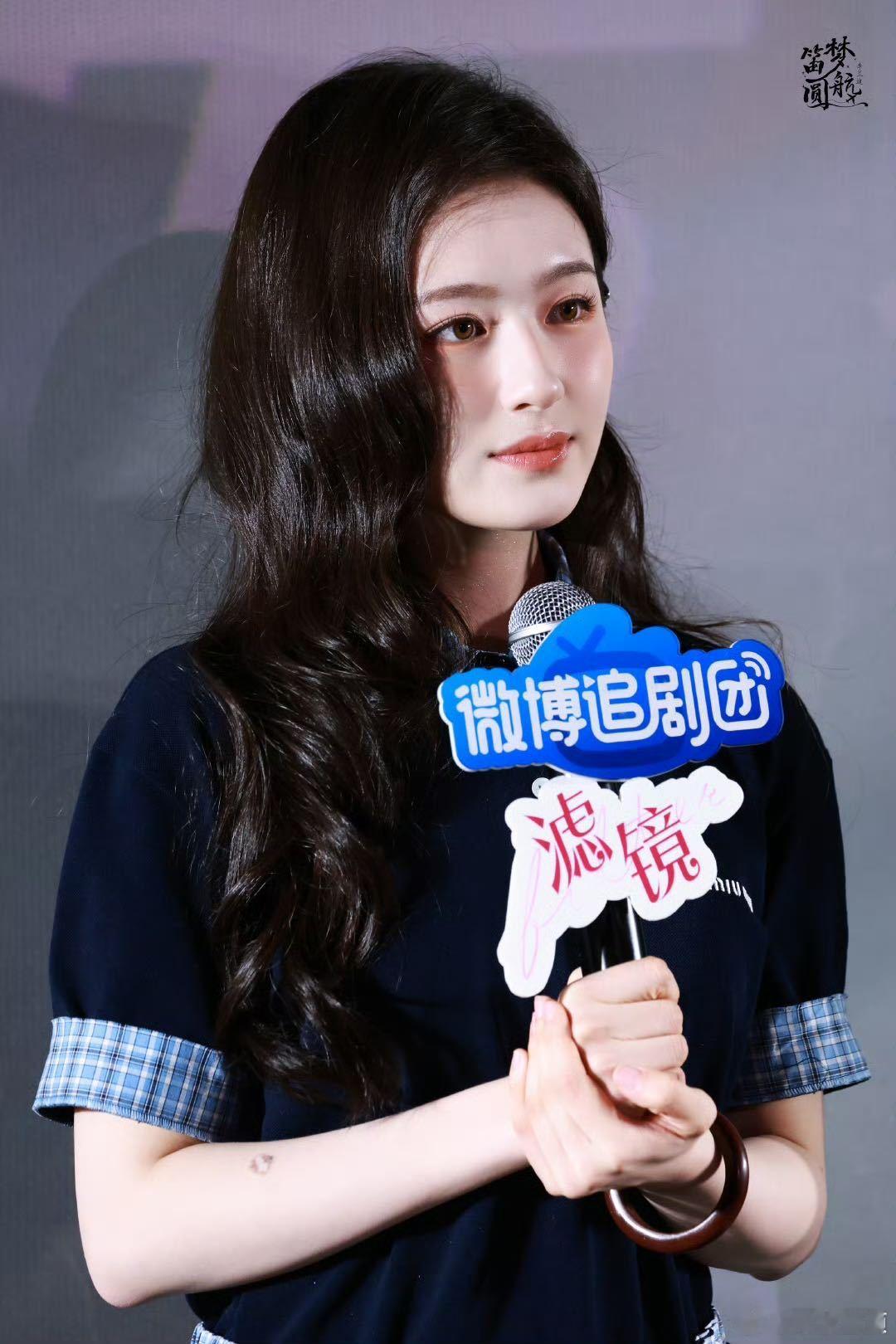 李兰迪模仿石矶娘娘 百变音色李兰迪！模仿石矶娘娘也太像太可爱了，真是看的我心都化