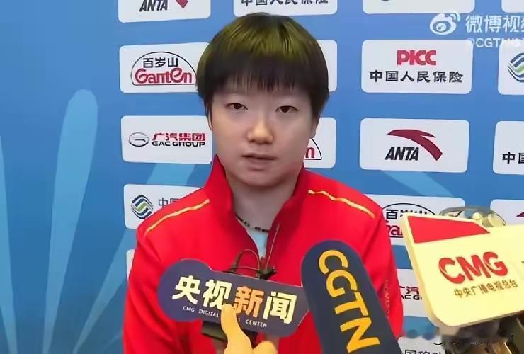 王曼昱孙颖莎“互夸式”夺冠：国乒双姝的巅峰对决与惺惺相惜

澳门塔石体育馆内，第