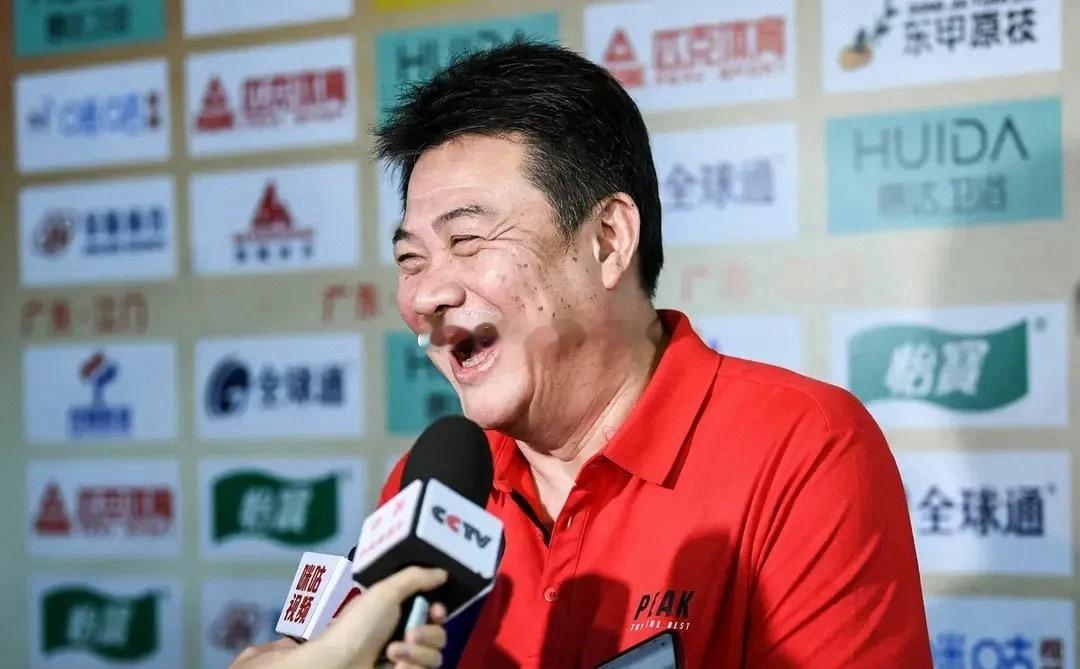 2025年-2026年国内排超联赛首轮，“小诸葛”蔡斌率领上海女排客场3:0横扫