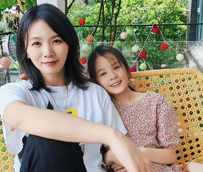 被“撞脸”耽误的实力派！曹曦文的人生比你想的还狠


  曹曦文：撞脸困境中逆袭