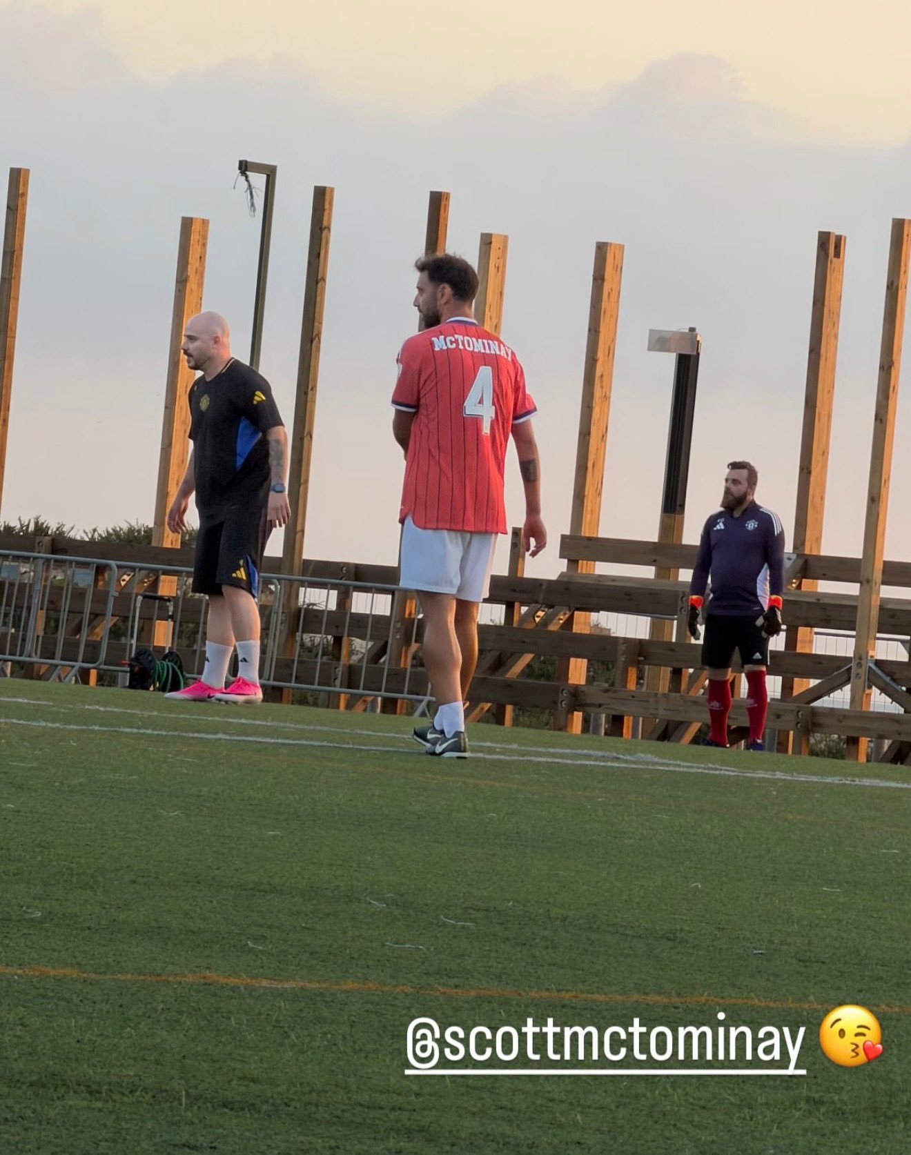 B费Instagram：Scott McTominay 😘曼联