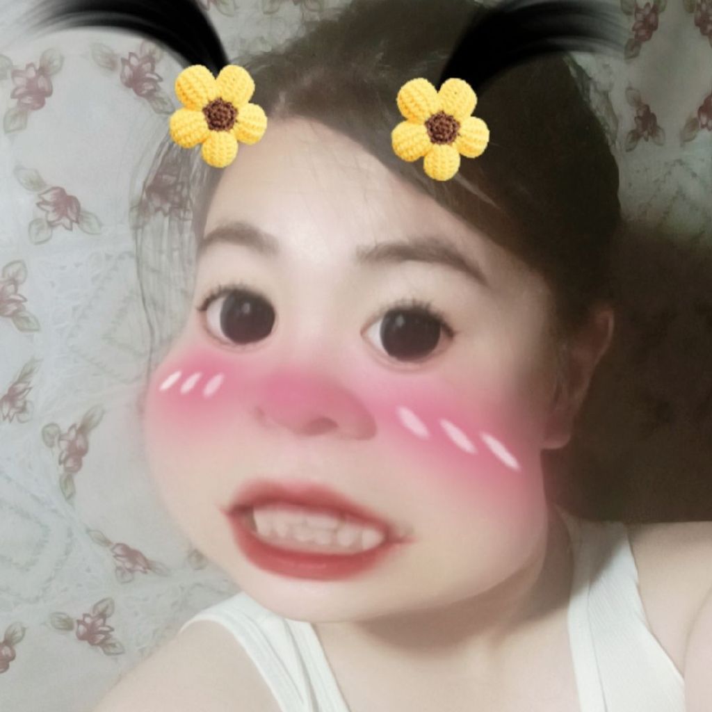 我这样去现场喊咙咚军不会被安保拖出去吧！！！看着就很只会的样子[傻眼][傻眼][