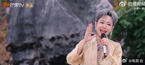 叶童[超话]叶童 神仙队长叶童姐姐在《乘风 2025》二公后的发文，对队友全是表