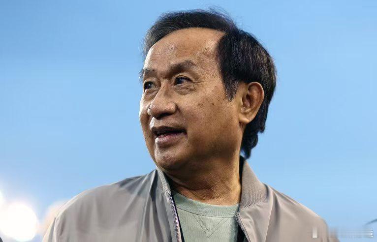红牛集团老总（泰国🇹🇭华人）许书恩以个人名义向乌克兰🇺🇦捐款3000万美