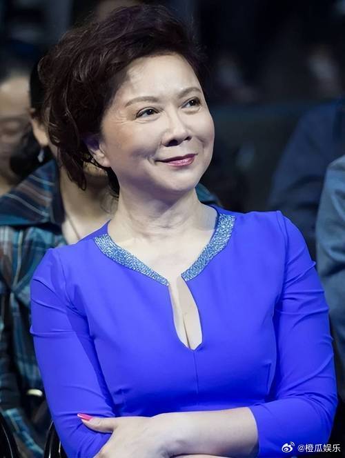 蔡明蔡国庆录制快乐老家快乐老家不折腾老辈子了喜欢这种慢节奏的综艺呈现，蔡明蔡国庆