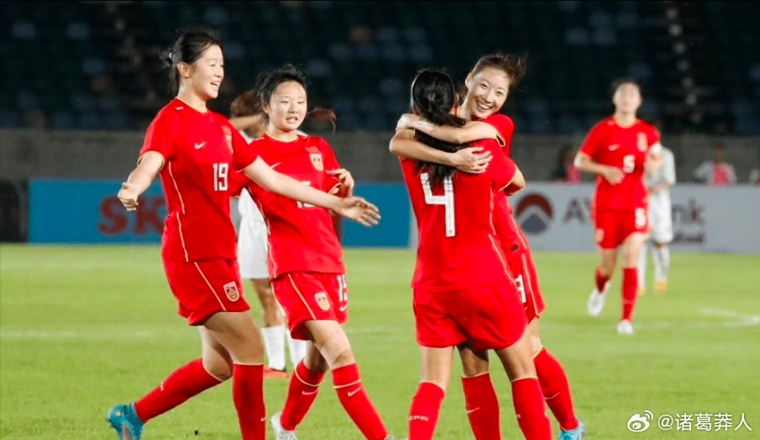 朝鲜女足vs中国女足两队近20年20次对决，朝鲜女足11胜7平2负占据先机。亚足