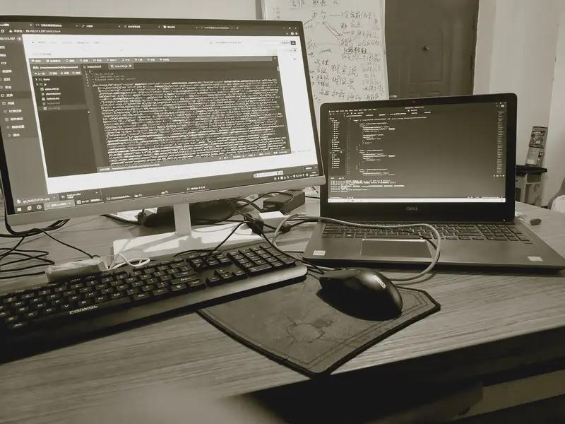 32岁程序员周末猝死，这消息着实令人痛心。在社会高速发展的浪潮下，人们仿佛都成了