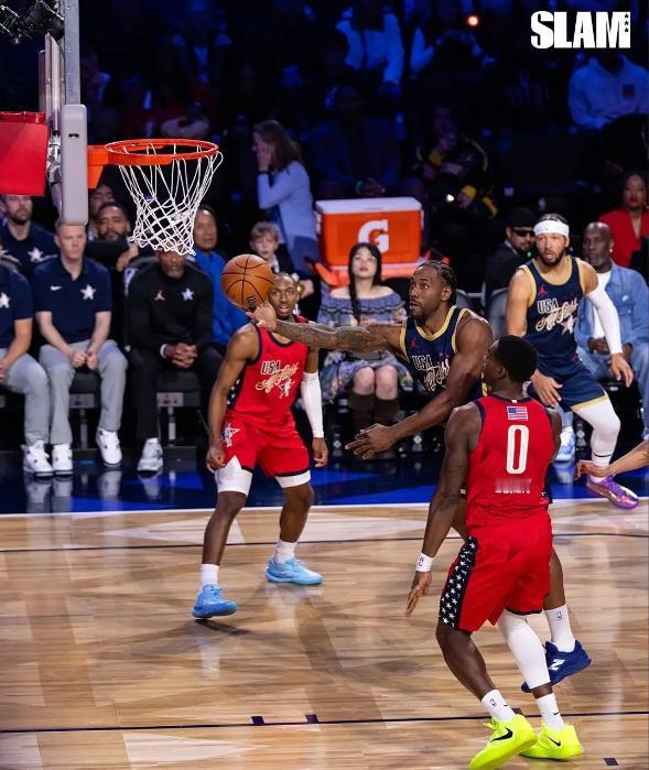 泰伦-卢所言极是啊

快船主教练泰伦-卢今日接受采访时谈到了伦纳德的表现，他说：