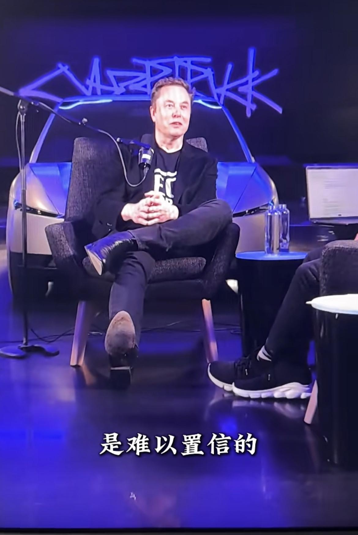 马斯克又爆猛料！未来外科医生要被机器人取代？

他在访谈里畅想医疗革命：AI+机