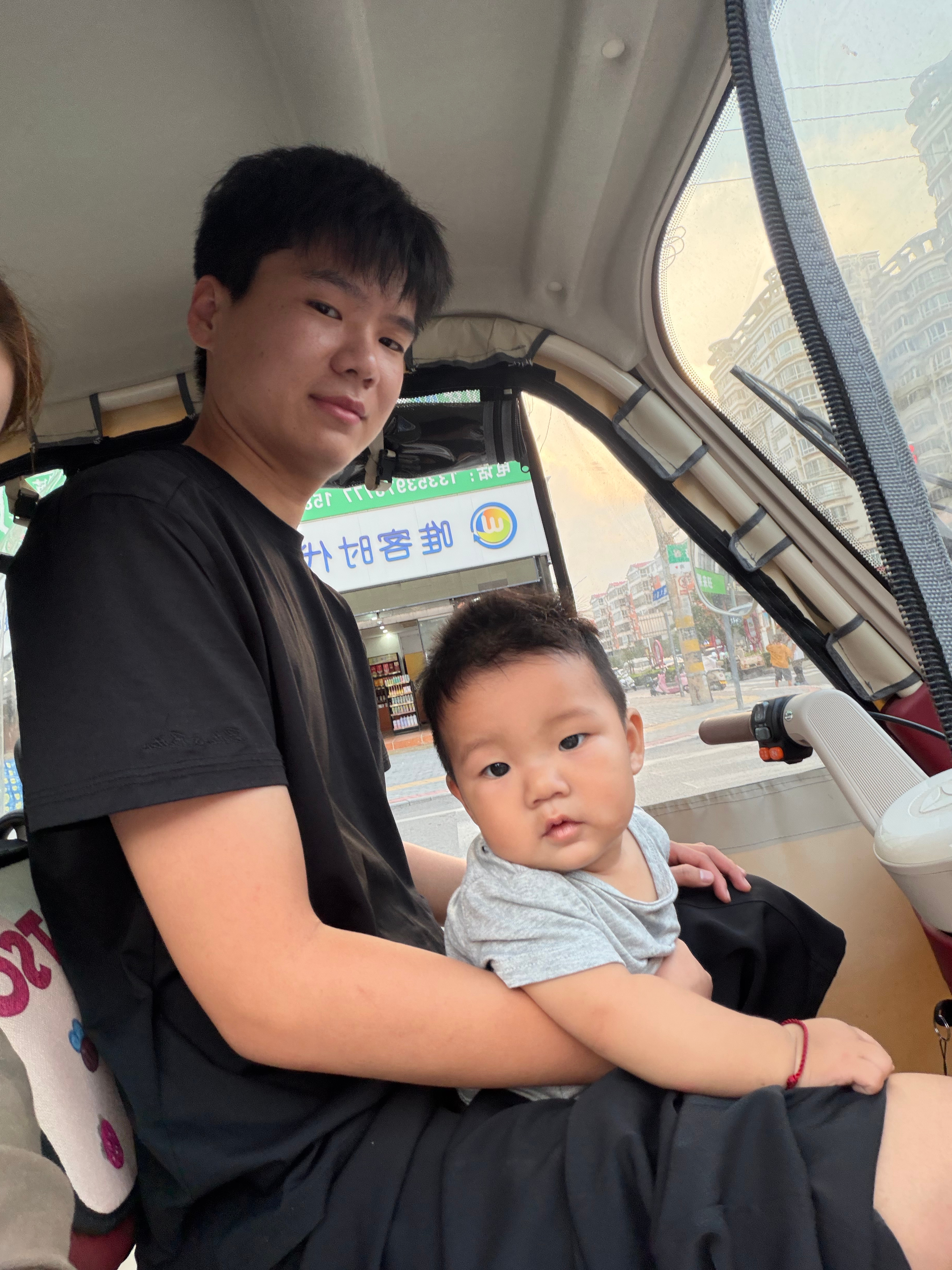 下午剪了两个vlog真快给我剪吐了（盯着手机时间太长） 头晕眼花的一个没审核出来
