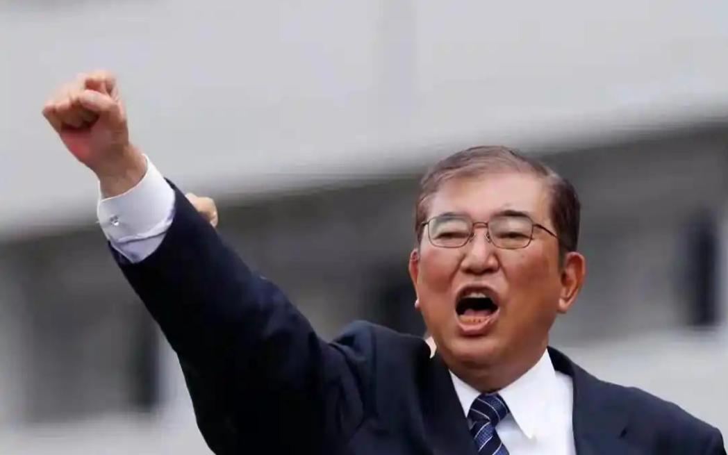 石破茂看得明白：高市带领的日本，与旧日本军国主义一脉相承。


24年前，石破茂
