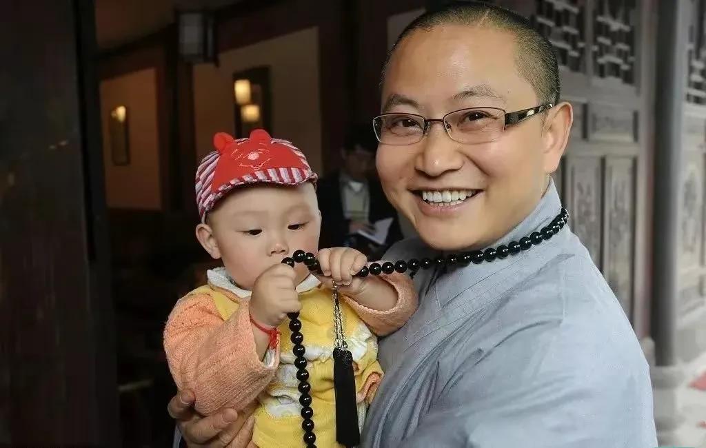 “见死不救才是佛教最大的忌讳”！面对一众僧人和居士的强烈反对，素全法师力排众议，
