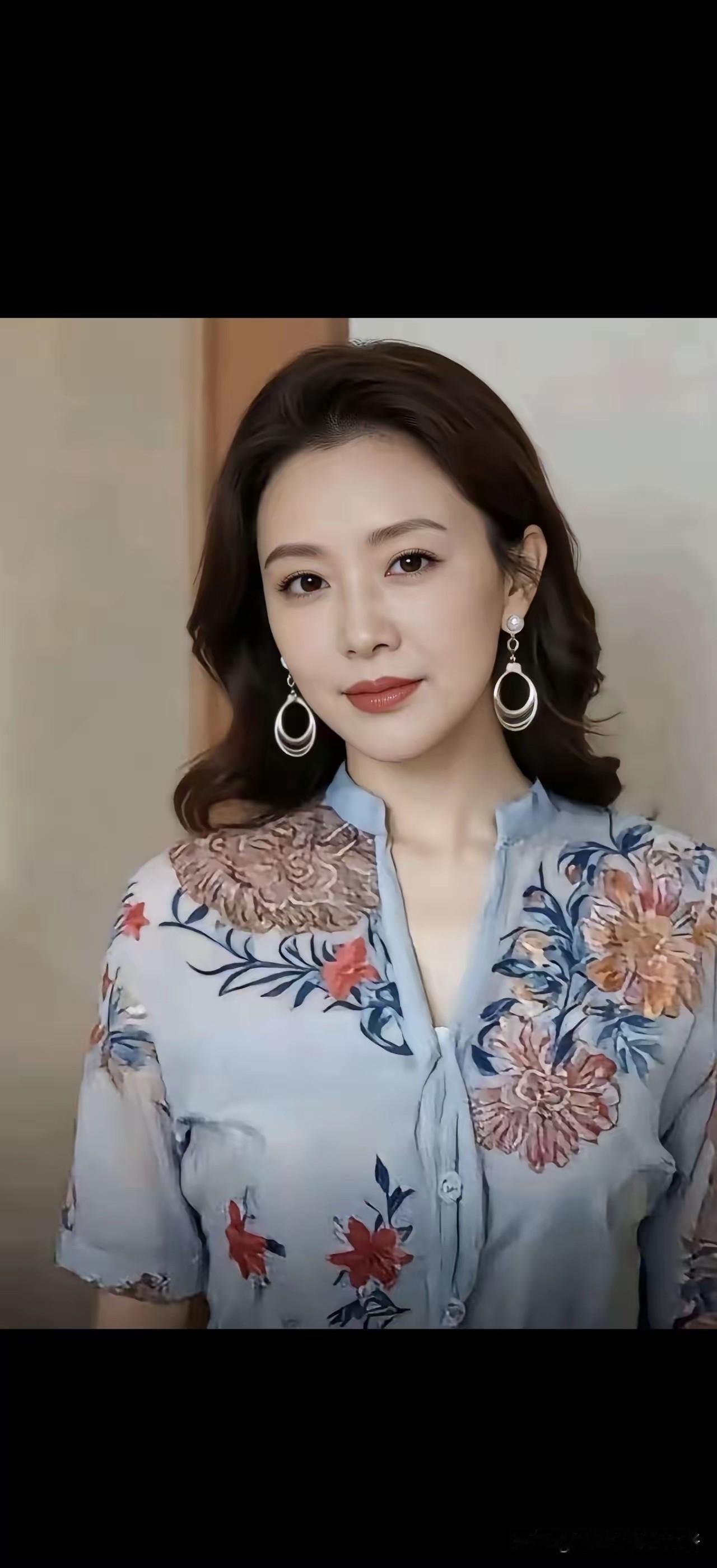 魅力的真谛

在这个看脸的时代，人们往往容易将“迷人”与“美貌”划等号。然而，容