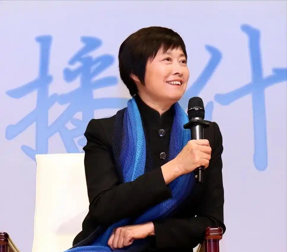 敬一丹走了，71岁。不少人第一反应是喜丧，说她活得风风火火，走得干干脆脆。可讣告