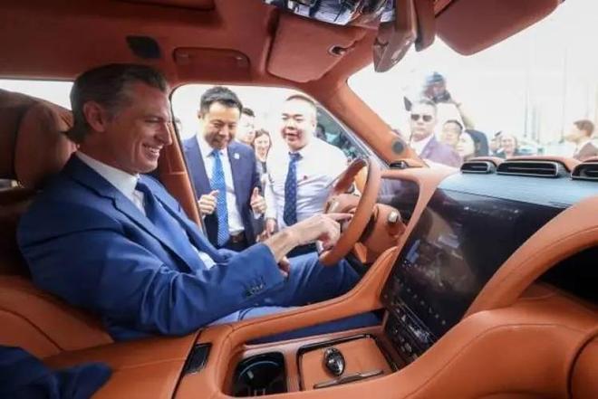 完了完了，美国加州州长纽森，那个能硬钢川普的男人，竟然也盯上比亚迪了？
美国加州