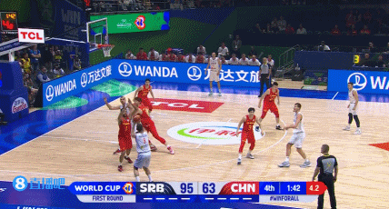 中国男篮以63-105输塞尔维亚，我们最不给力的球员是：
1，王哲林
2，胡明轩