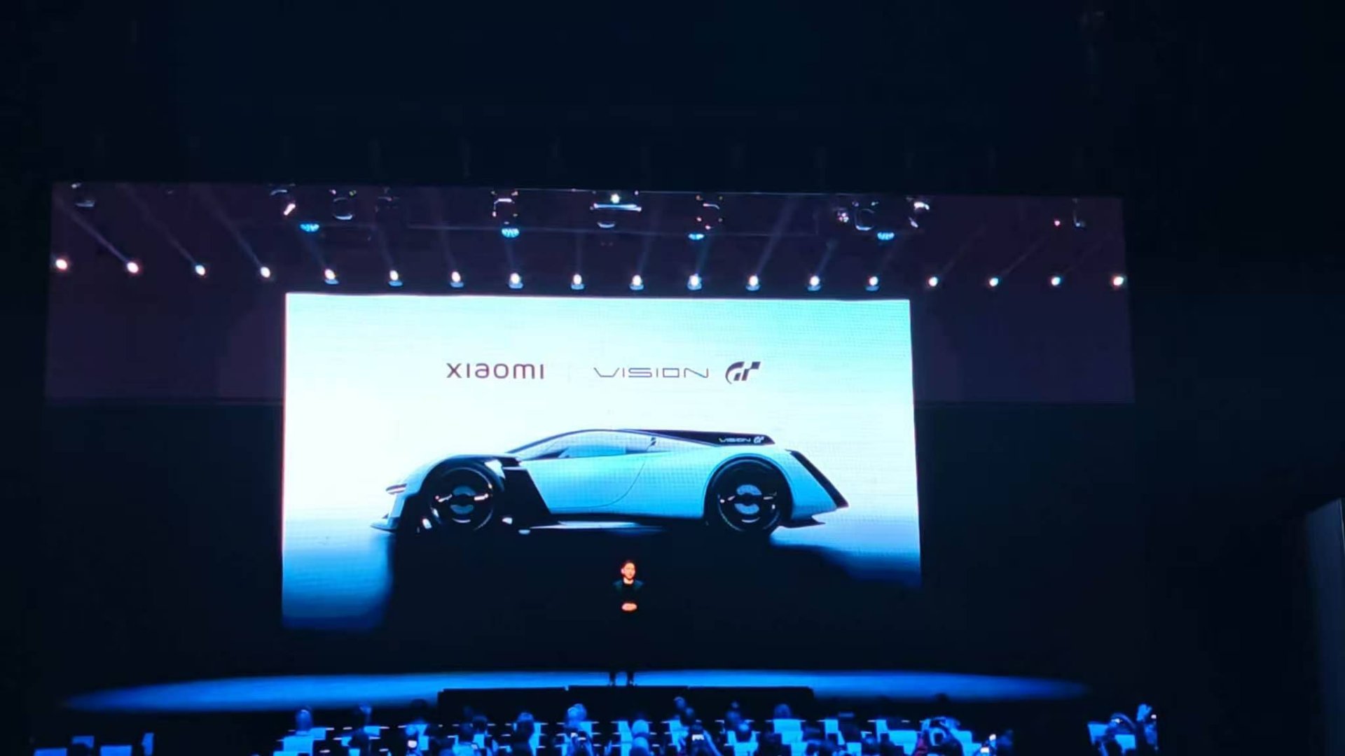 小米全新设计的Hyper Car概念车，这个低趴超跑造型大家觉得怎么样？mwc2