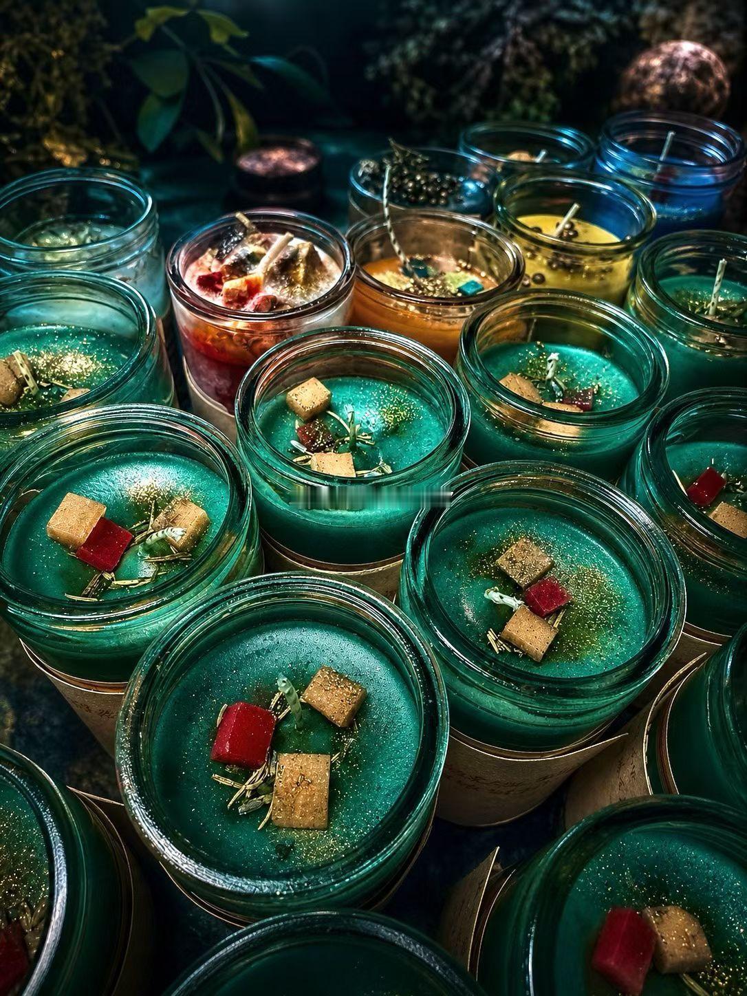正在给大家准备新月蜡烛巨蟹座新月再加上水逆的影响，多少会有一些思绪混乱想法太多旧