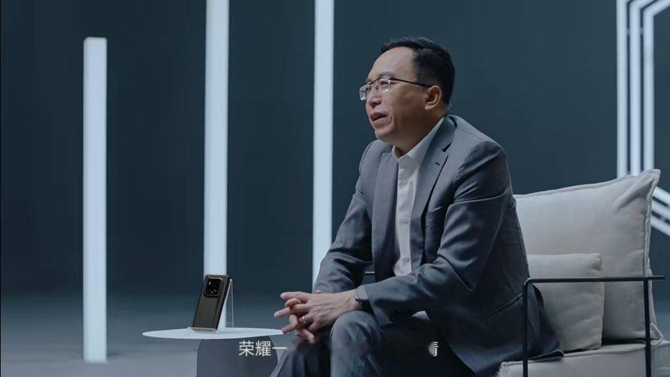 #赵明称联名对手机影像提升有限#荣耀CEO赵明在采访中表示，虽然品牌联名可以增加