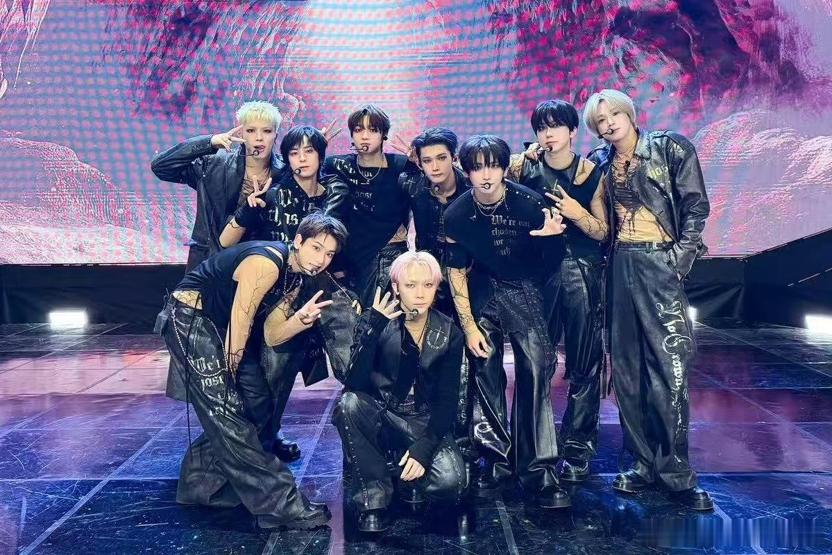 andTEAM韩国出道即一位 andTEAM韩国出道即登一位高峰，这未来简直不可