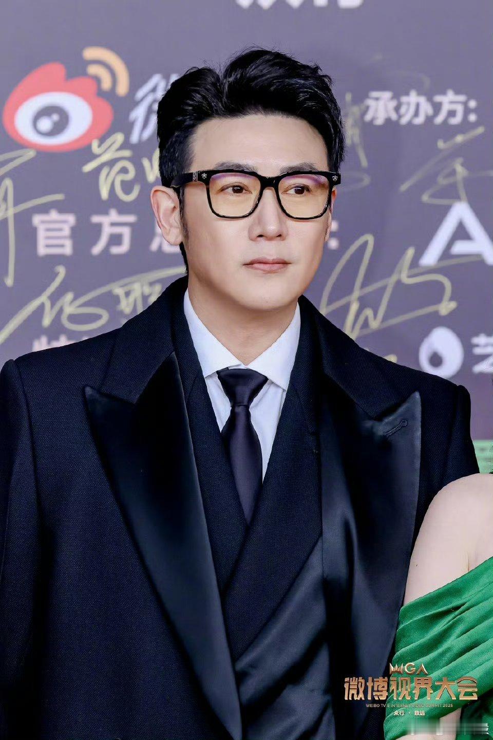 陆毅P一P就有点“法拉利老了也是法拉利”[捂嘴哭] ​​​