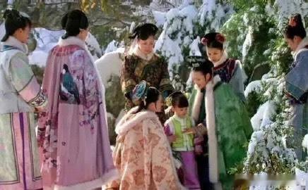 #横店下雪 爆剧#横店的那场大雪，成全了《甄嬛传》的绝美镜头🈶️！不知道今年横