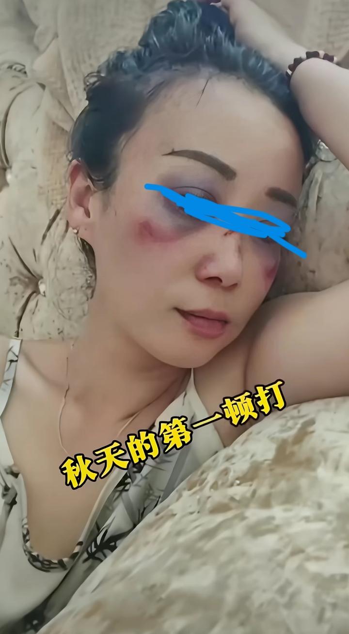秋天来了，人家有的是秋天第一杯奶茶，我有的是秋天第一顿打！