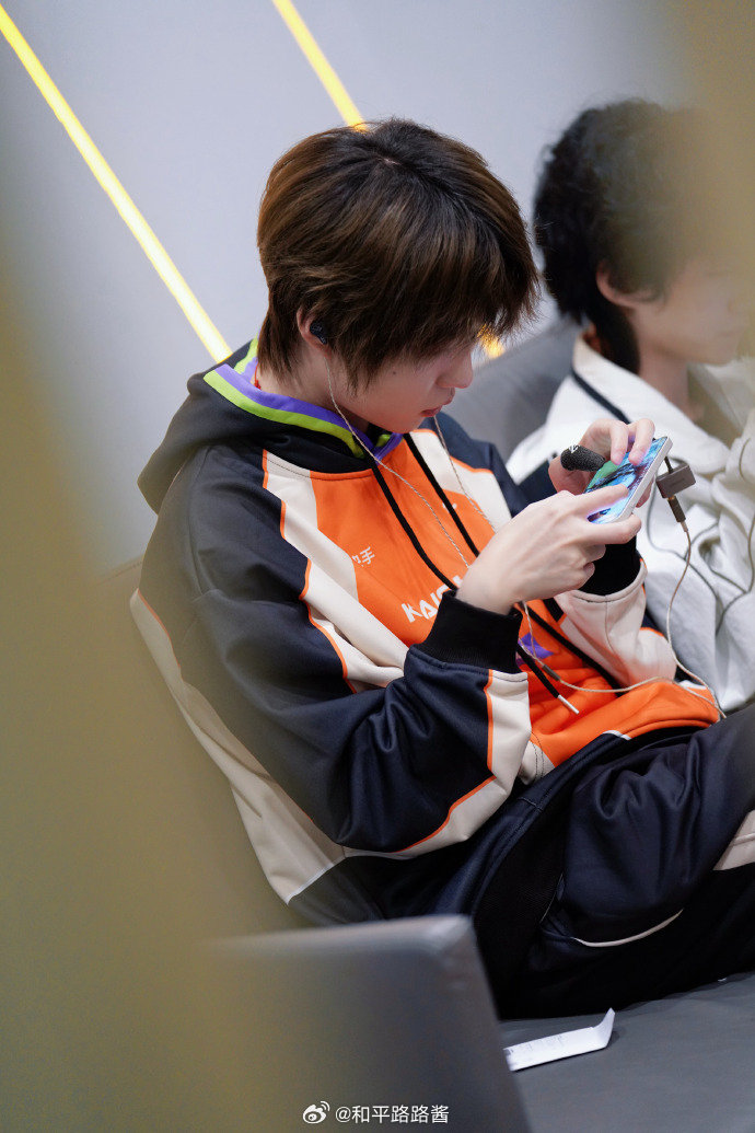 偷拍视角的吒还是这么帅气迷人电竞点播台 2026pel春季赛