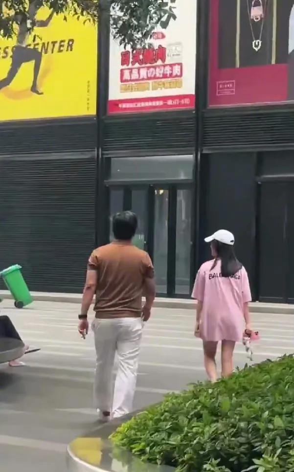 李湘王岳伦，真让人意外！

6月1日，李湘王岳伦一家最新近况曝光，原以为他们又因