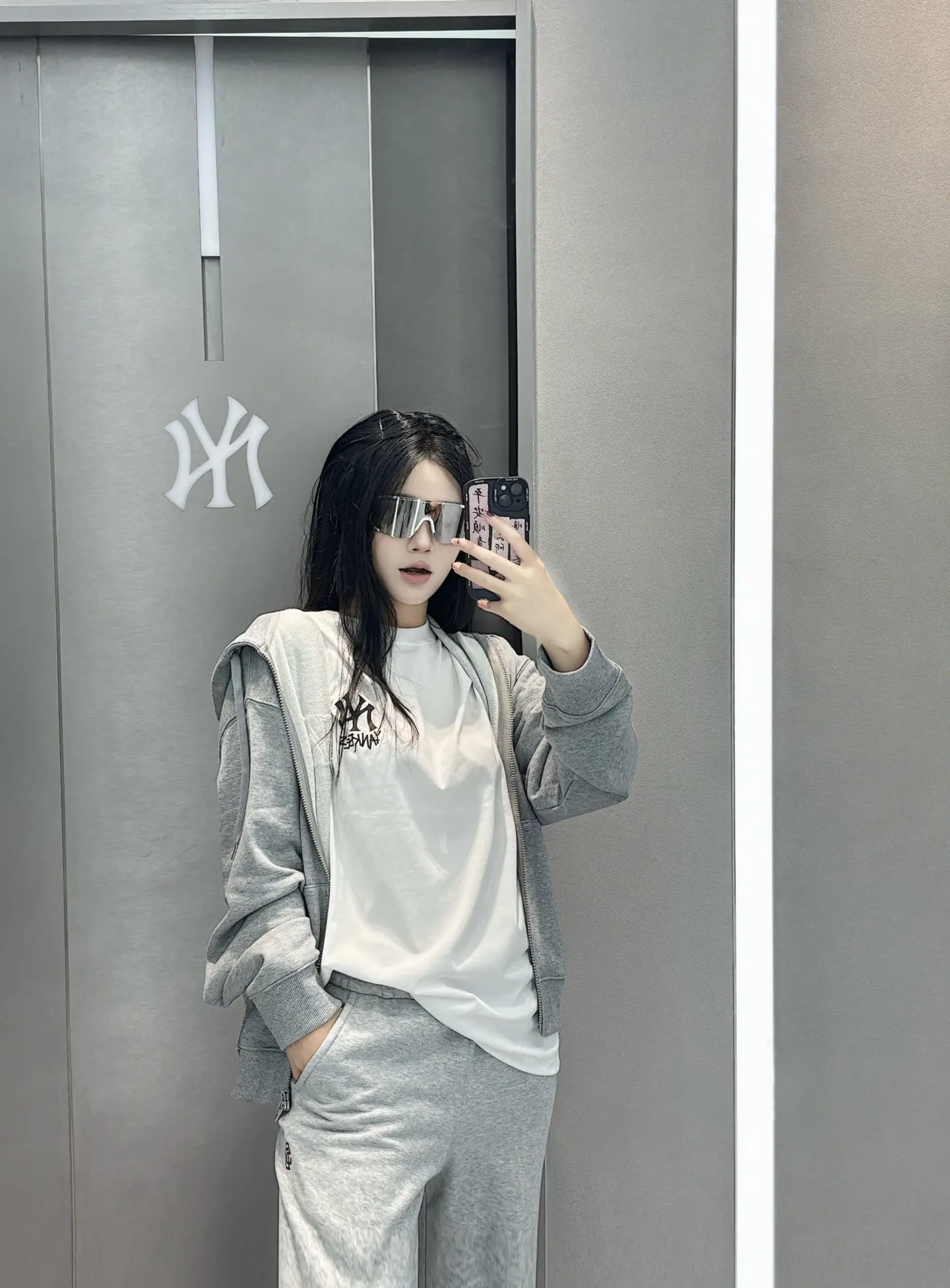 我只能说 帅是一种感觉。