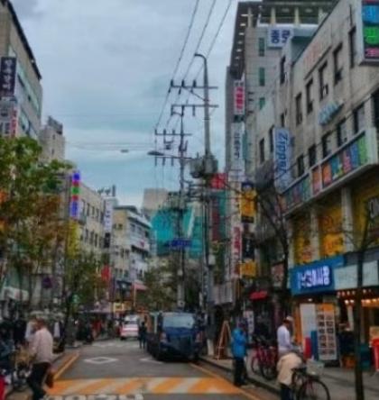 继新加坡、马来西亚之后，美国华人发声！
美国华人表示，中国人不要自以为是，现在连