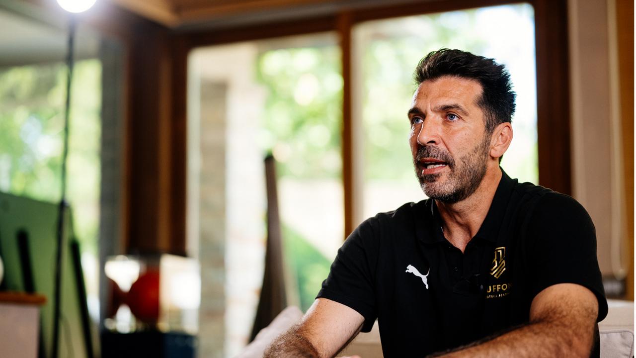 【布冯分析尤文图斯近期表现：有时确实能踢出高水平 对加拉塔萨雷至少要进4个球】