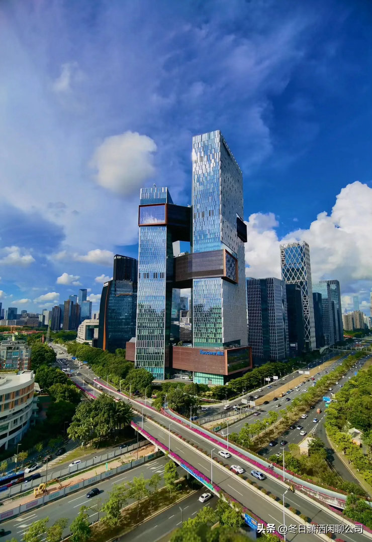 腾讯控股业绩再创新高腾讯控股2025年营收7517.66亿元，净利润2248.4