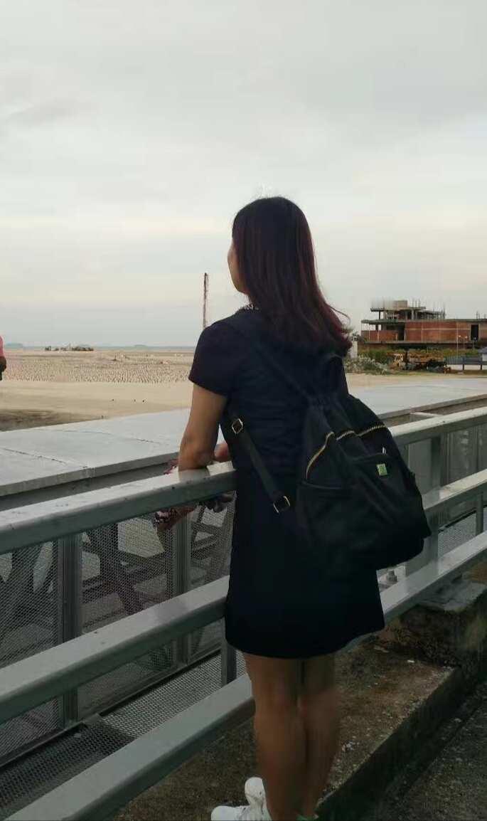 上海女教师的这件事，深刻的折射出当下的男女不平等的现象，有些事，男人跟女人做出来