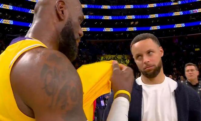 他俩聊了啥？湖人