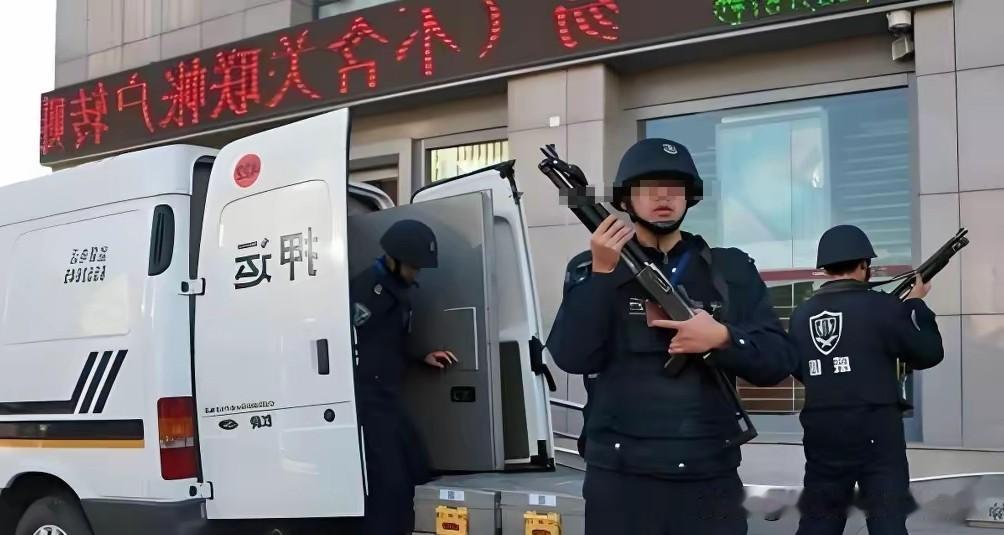 这究竟是行业习惯，还是客户小题大做？

湖南常德一男子，在银行下班前6分钟想取钱